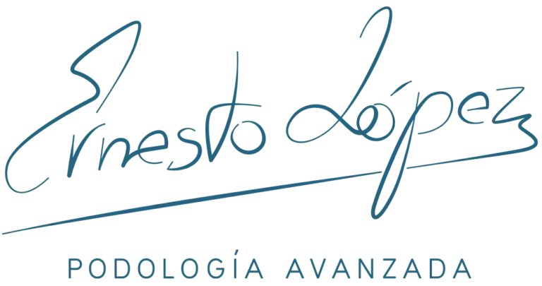 ernesto lopez podologia logotipo white